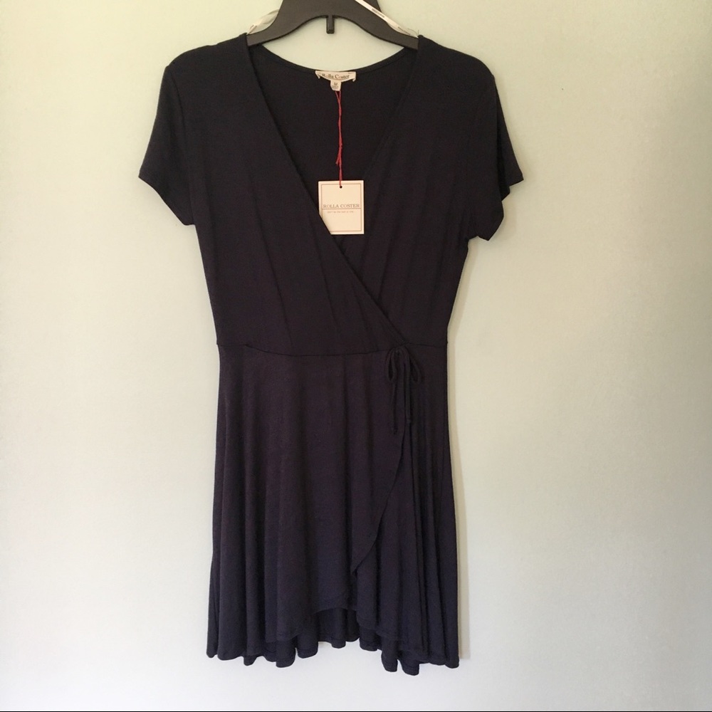 Navy lightweight wrap dress ☀️